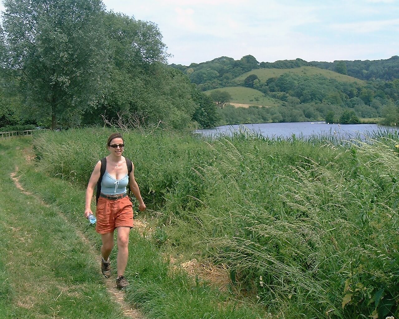 KL walker by Thames at Goring